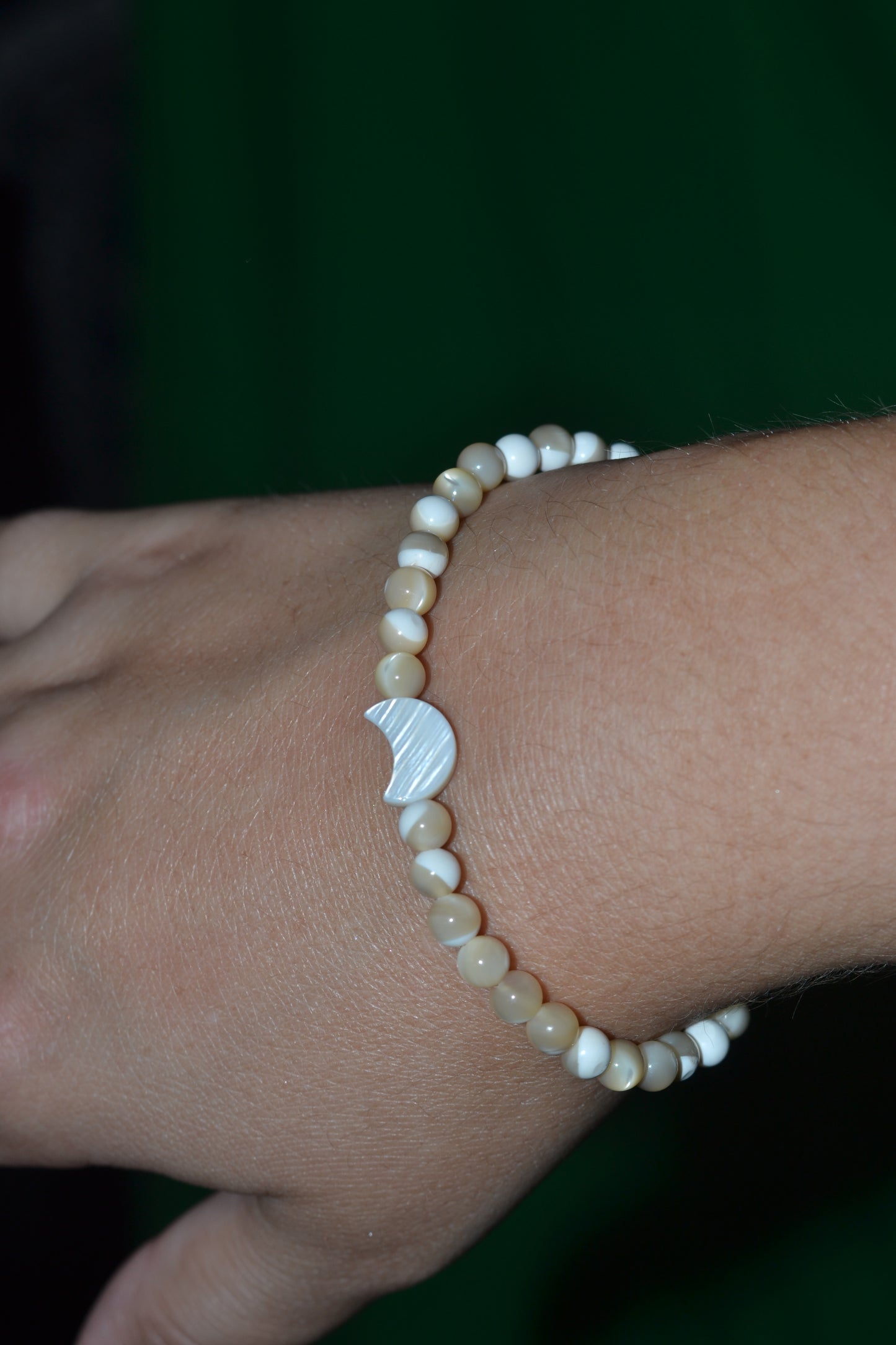 Yellow Mother of Pearl Bracelet – Joy, Emotional Renewal & Moonlight Energy