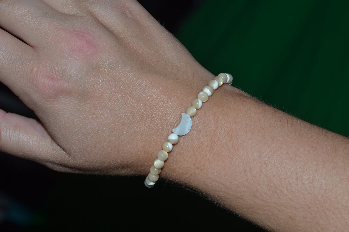 Yellow Mother of Pearl Bracelet – Joy, Emotional Renewal & Moonlight Energy