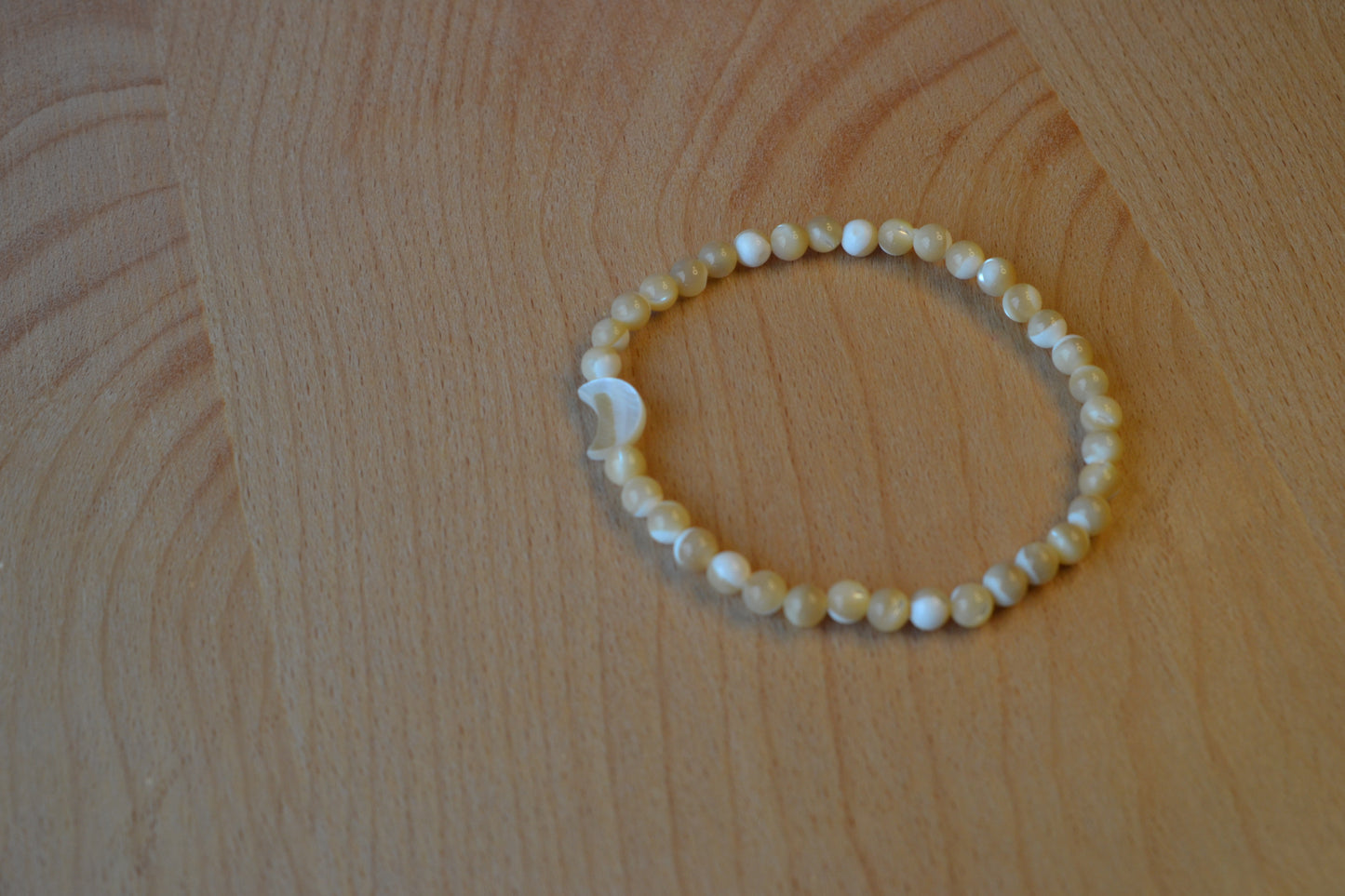 Yellow Mother of Pearl Bracelet – Joy, Emotional Renewal & Moonlight Energy