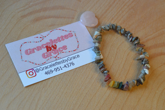 Subtle Rainbow Jasper Chip Bracelet – Grounding with Grey Jasper & Rainbow Center