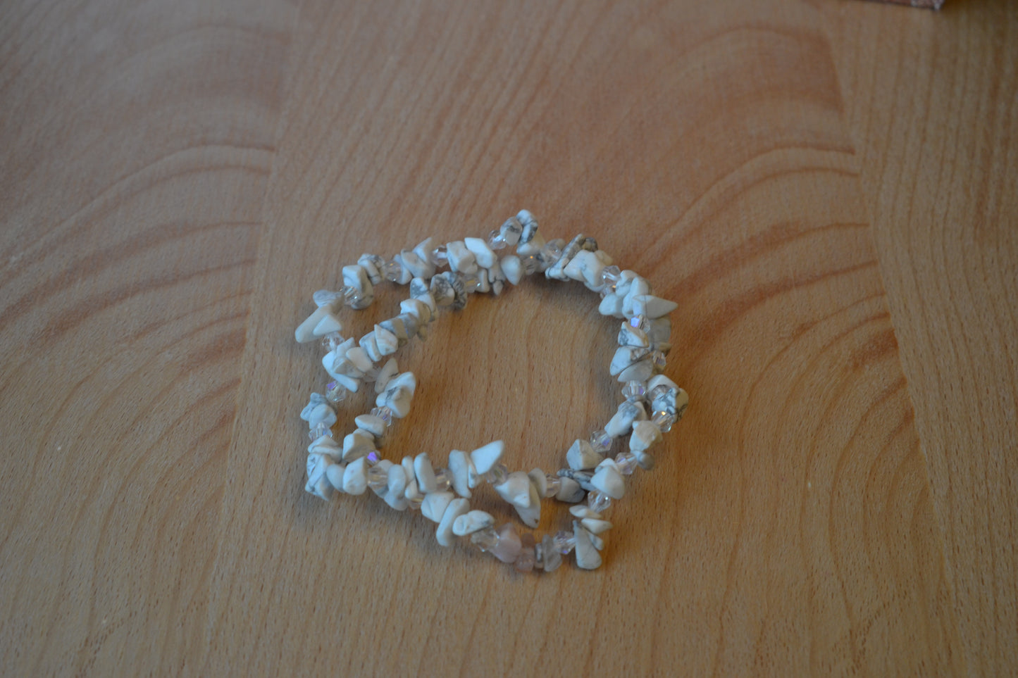 Calming Howlite Chip Choker 15"