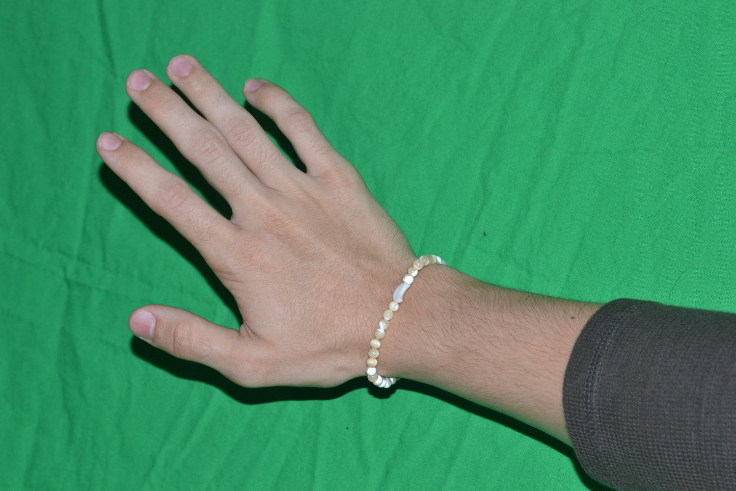 Yellow Mother of Pearl Bracelet – Joy, Emotional Renewal & Moonlight Energy