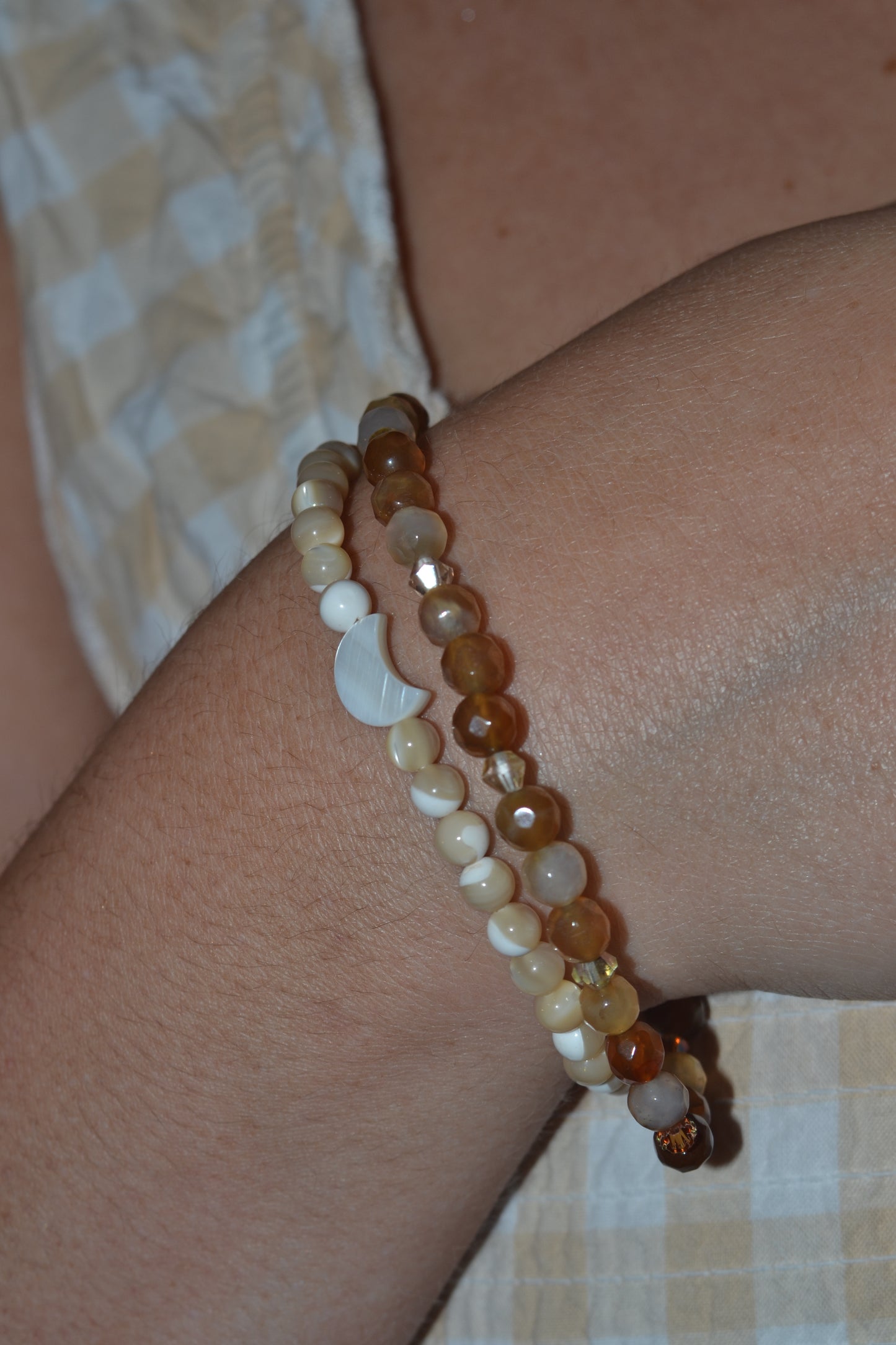 Yellow Mother of Pearl Bracelet – Joy, Emotional Renewal & Moonlight Energy