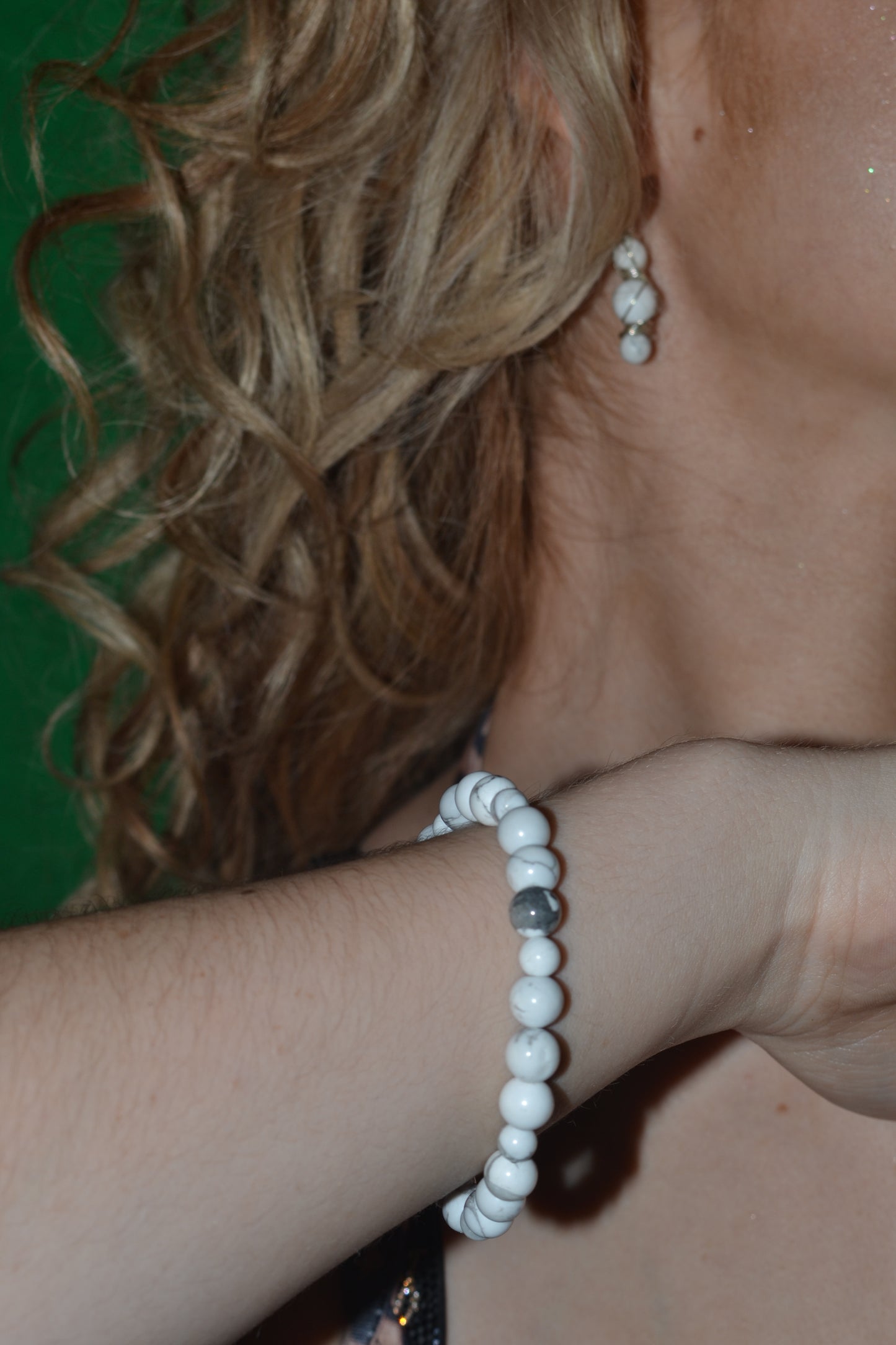 Howlite Bracelet & Earrings Set - Simple Elegance