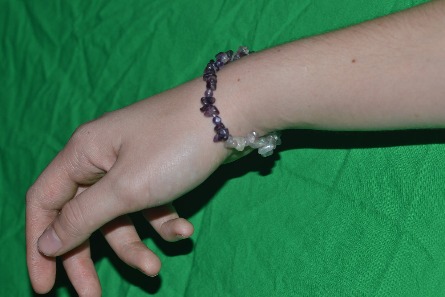 Purple Aura Fluorite & Amethyst Chip Bracelet – Clarity, Protection & Intuition