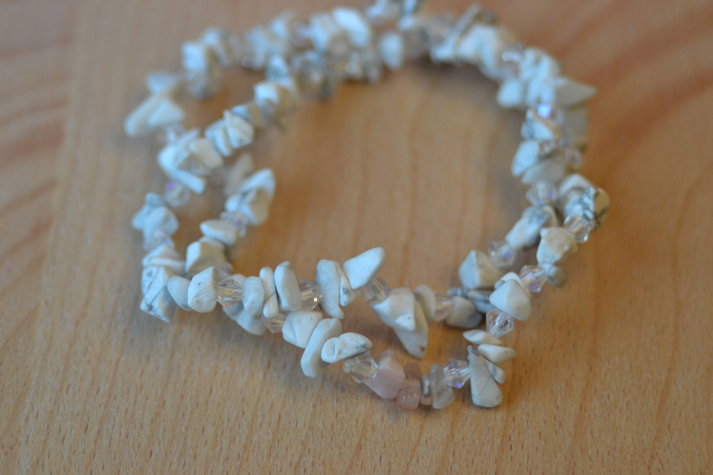 Calming Howlite Chip Choker 15"