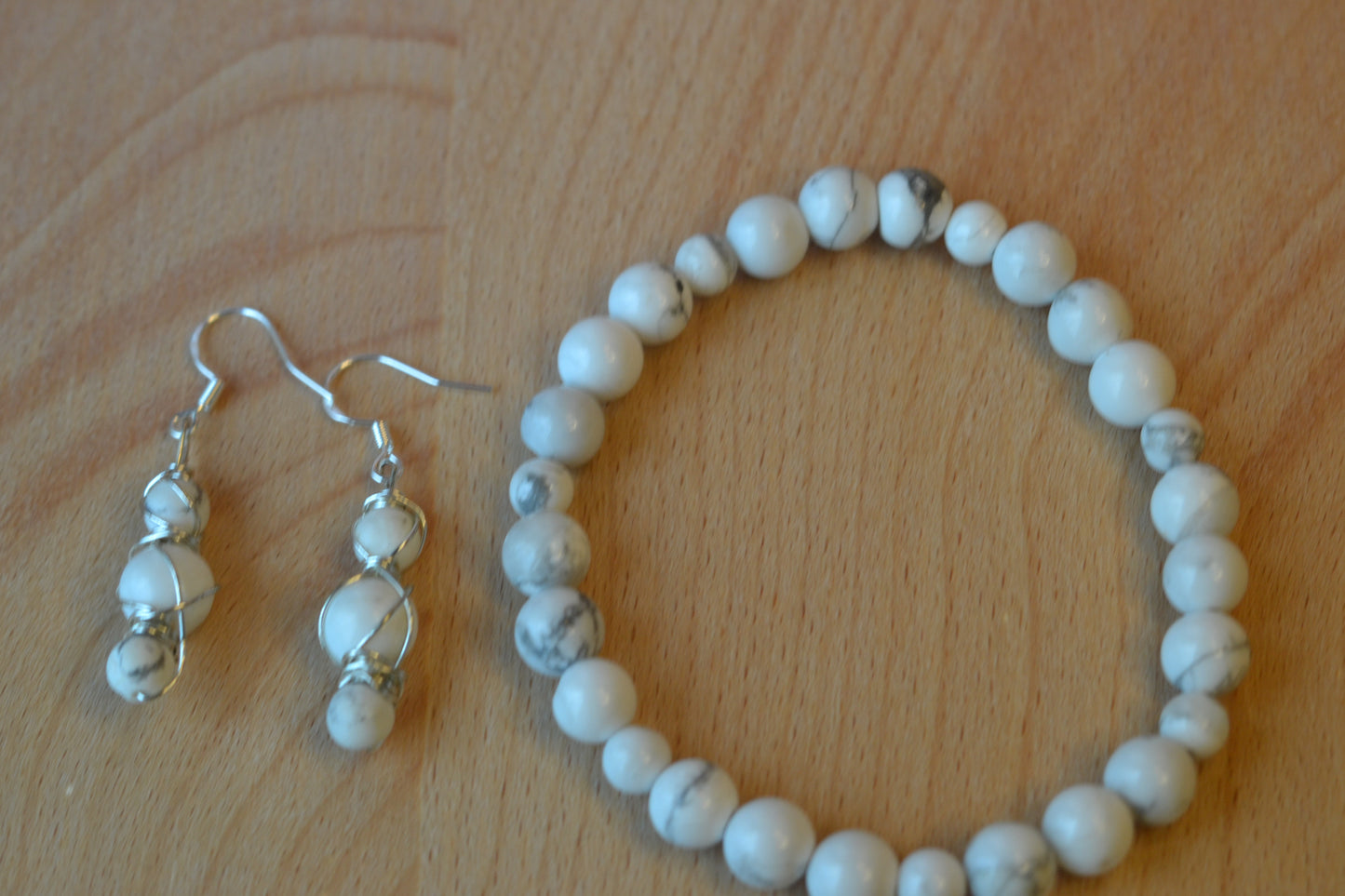 Howlite Bracelet & Earrings Set - Simple Elegance