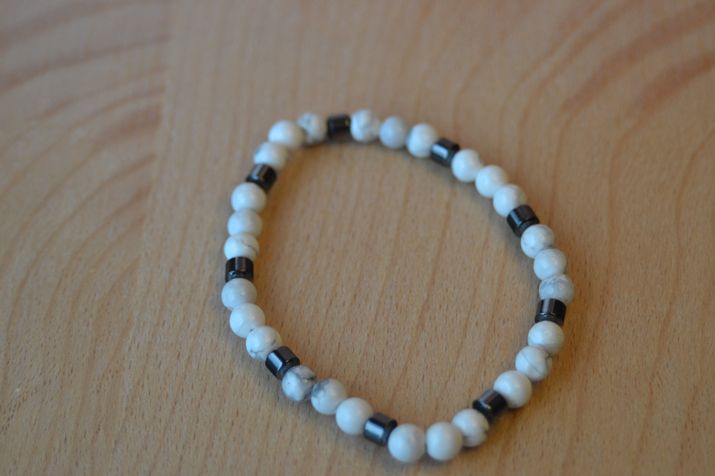 Howlite & Hematite Bracelet – Calm, Focus & Grounding