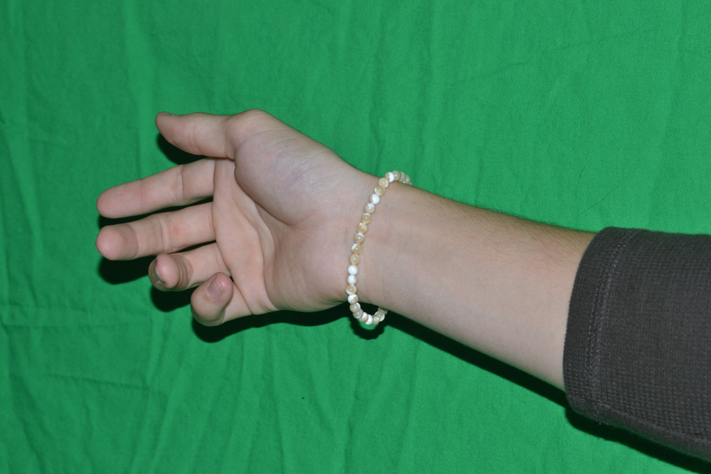Yellow Mother of Pearl Bracelet – Joy, Emotional Renewal & Moonlight Energy