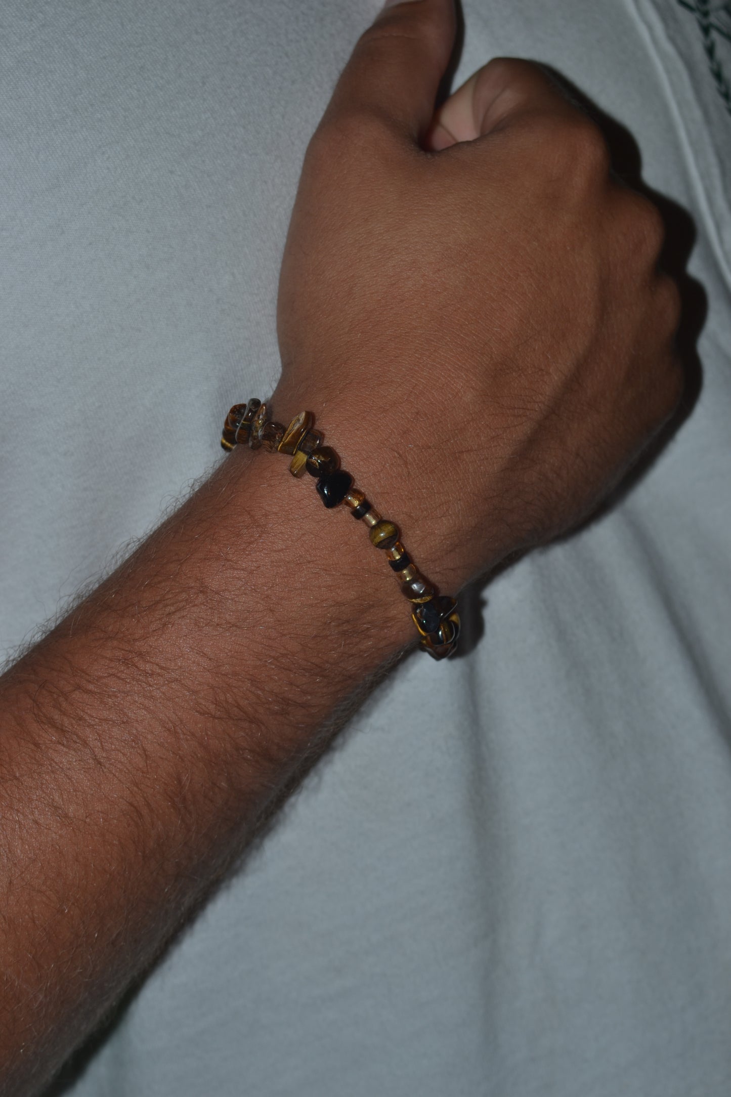 Tiger’s Eye Chip Bracelet – Grounding & Confidence in Natural Form