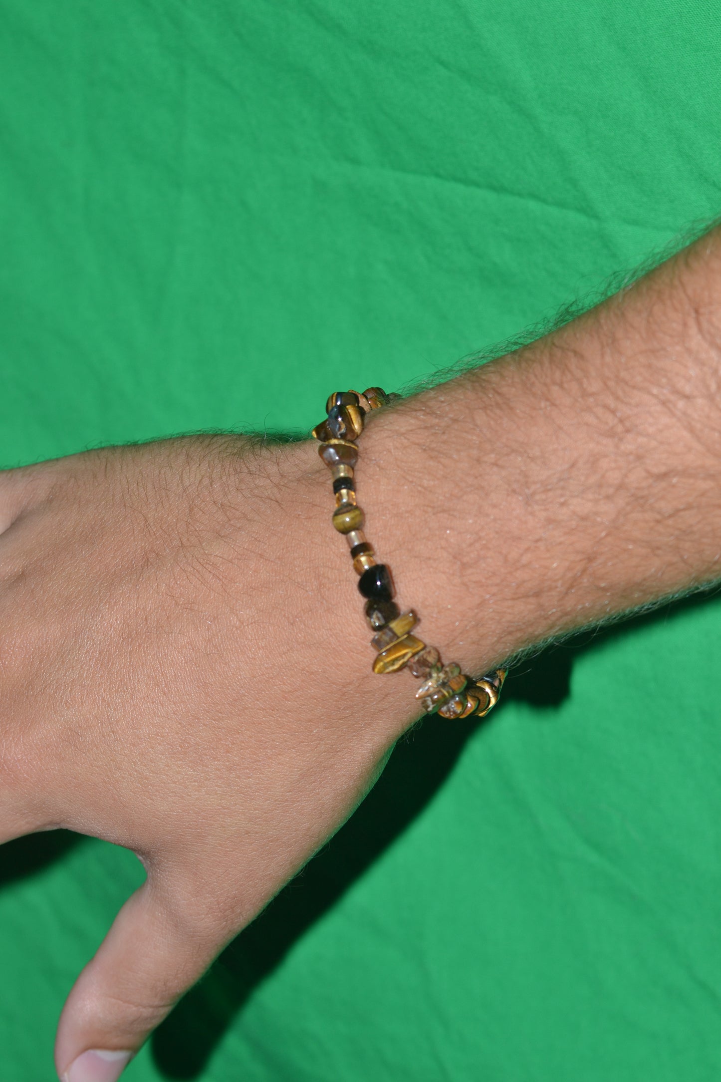 Tiger’s Eye Chip Bracelet – Grounding & Confidence in Natural Form